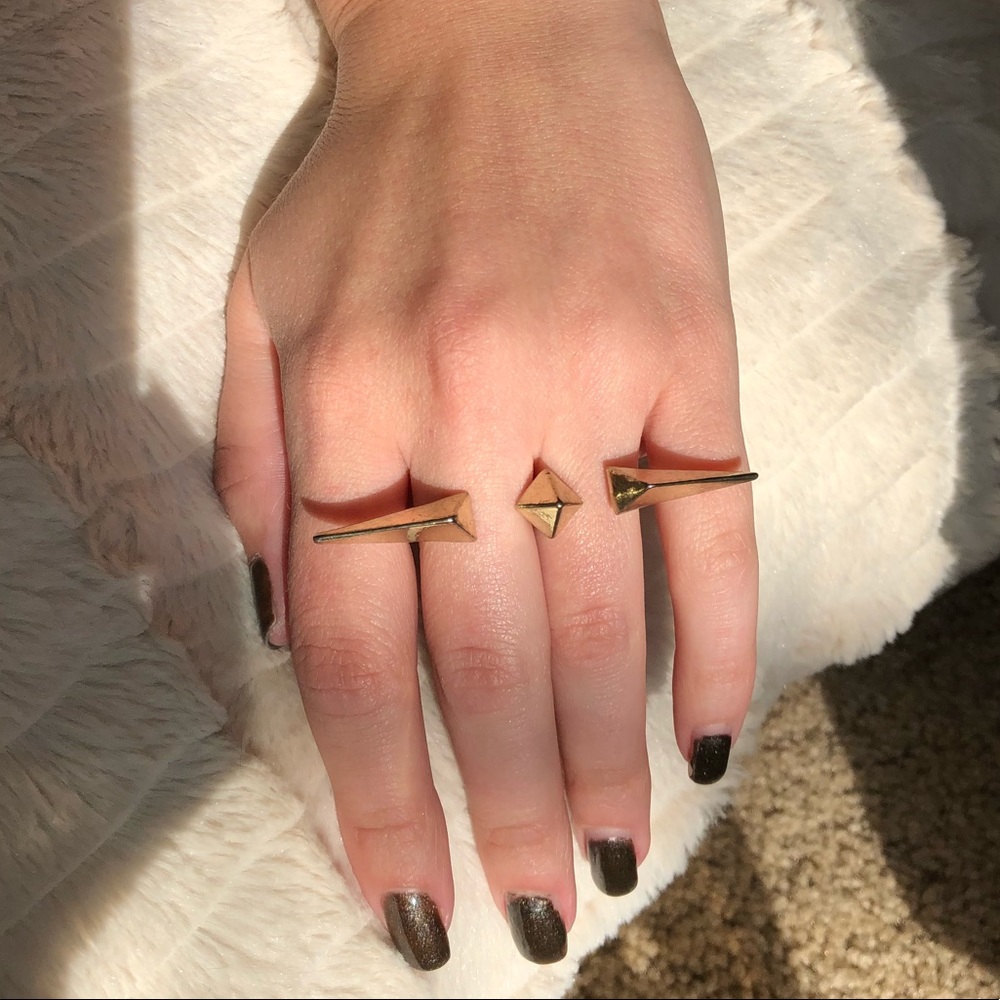 Gold Arrow/Stud Ring